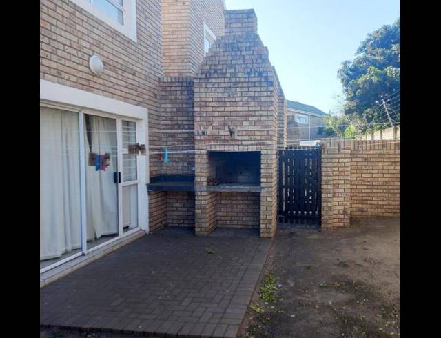 3 BEDROOM TOWNHOUSE RENTED IN BLUEWATER BAY